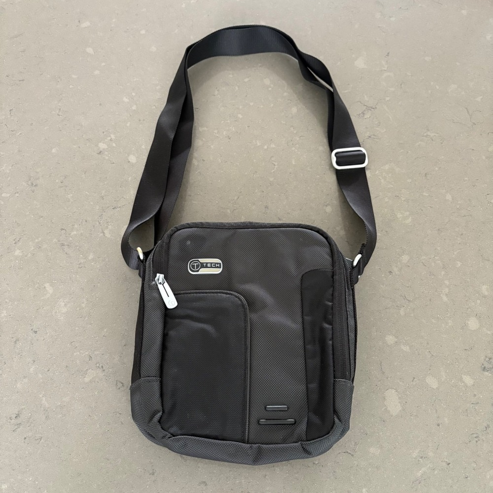 T-Tech by Tumi Black Ballistic Nylon Crossbody Bag Travel Organizer‎ Compact